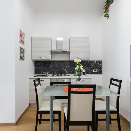 팔레르모 Corso Dei Mille Station Flat With Balcony 아파트 외부 사진